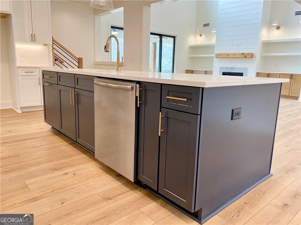 Gainesville, Georgia, 30506, United States, 5 Bedrooms Bedrooms, ,6 BathroomsBathrooms,Residential,For Sale,1908175