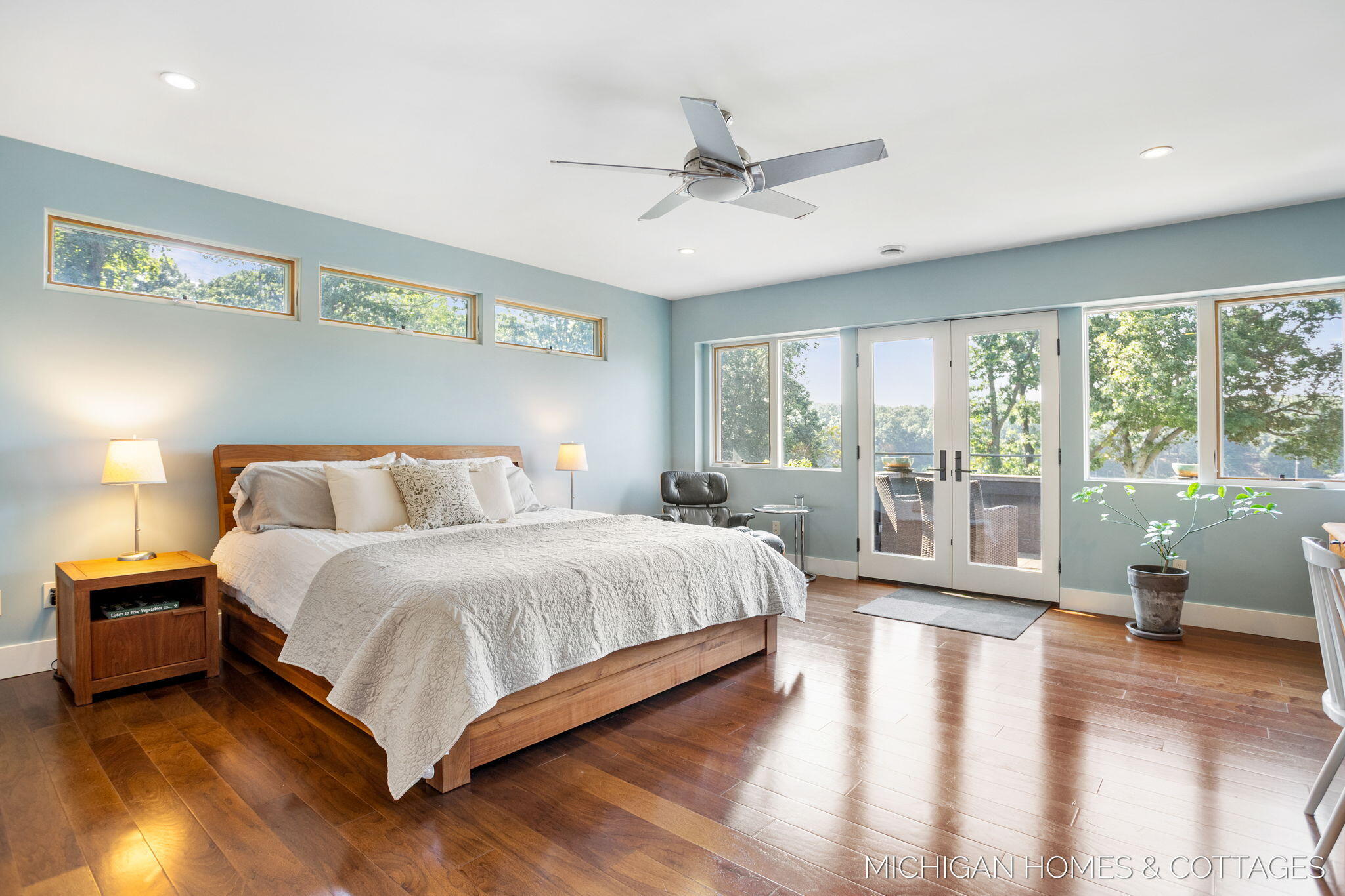 Saugatuck, Michigan, 49453, United States, 5 Bedrooms Bedrooms, ,4 BathroomsBathrooms,Residential,For Sale,1940964