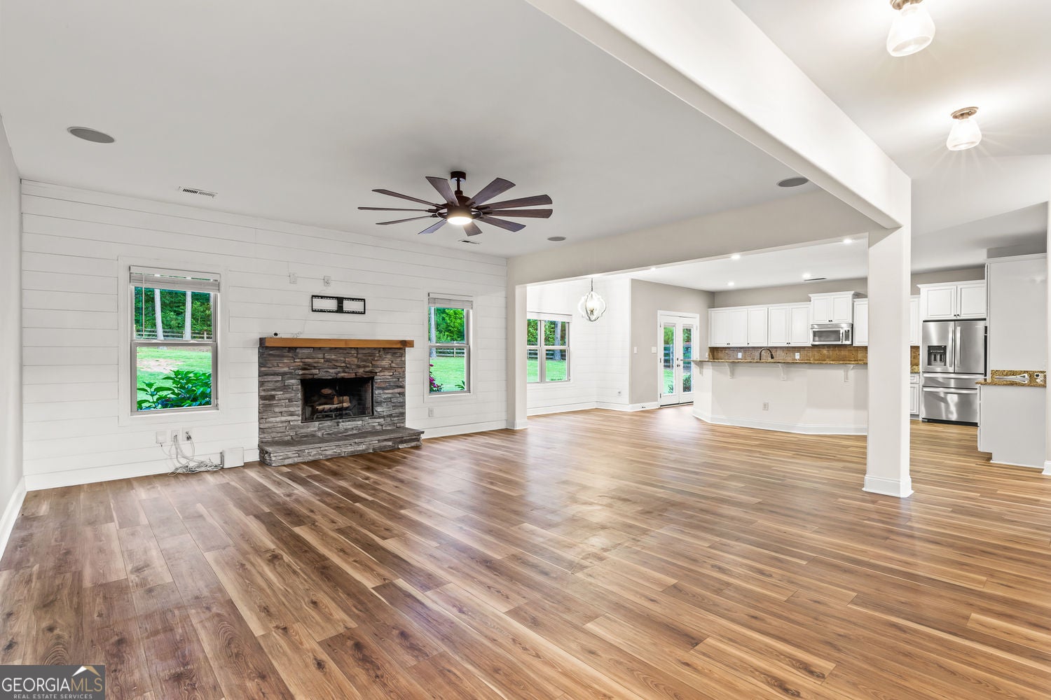 Senoia, Georgia, 30276, United States, 5 Bedrooms Bedrooms, ,4 BathroomsBathrooms,Residential,For Sale,1877866