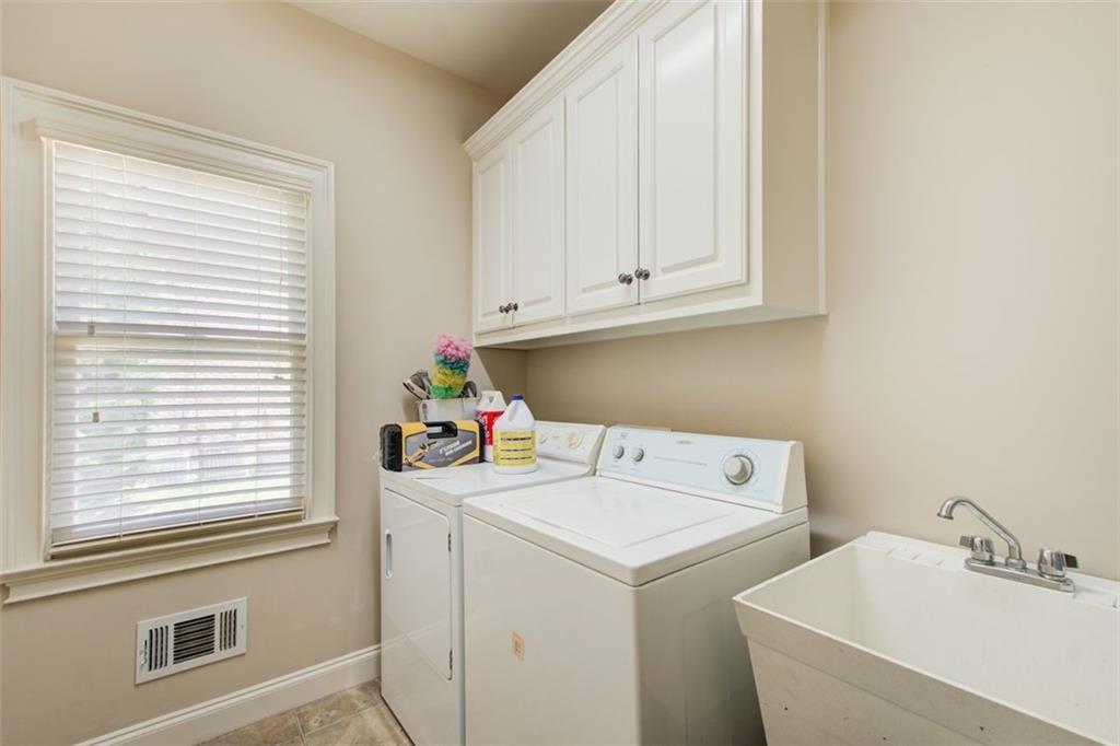 Grayson, Georgia, 30017, United States, 5 Bedrooms Bedrooms, ,4 BathroomsBathrooms,Residential,For Sale,1827474