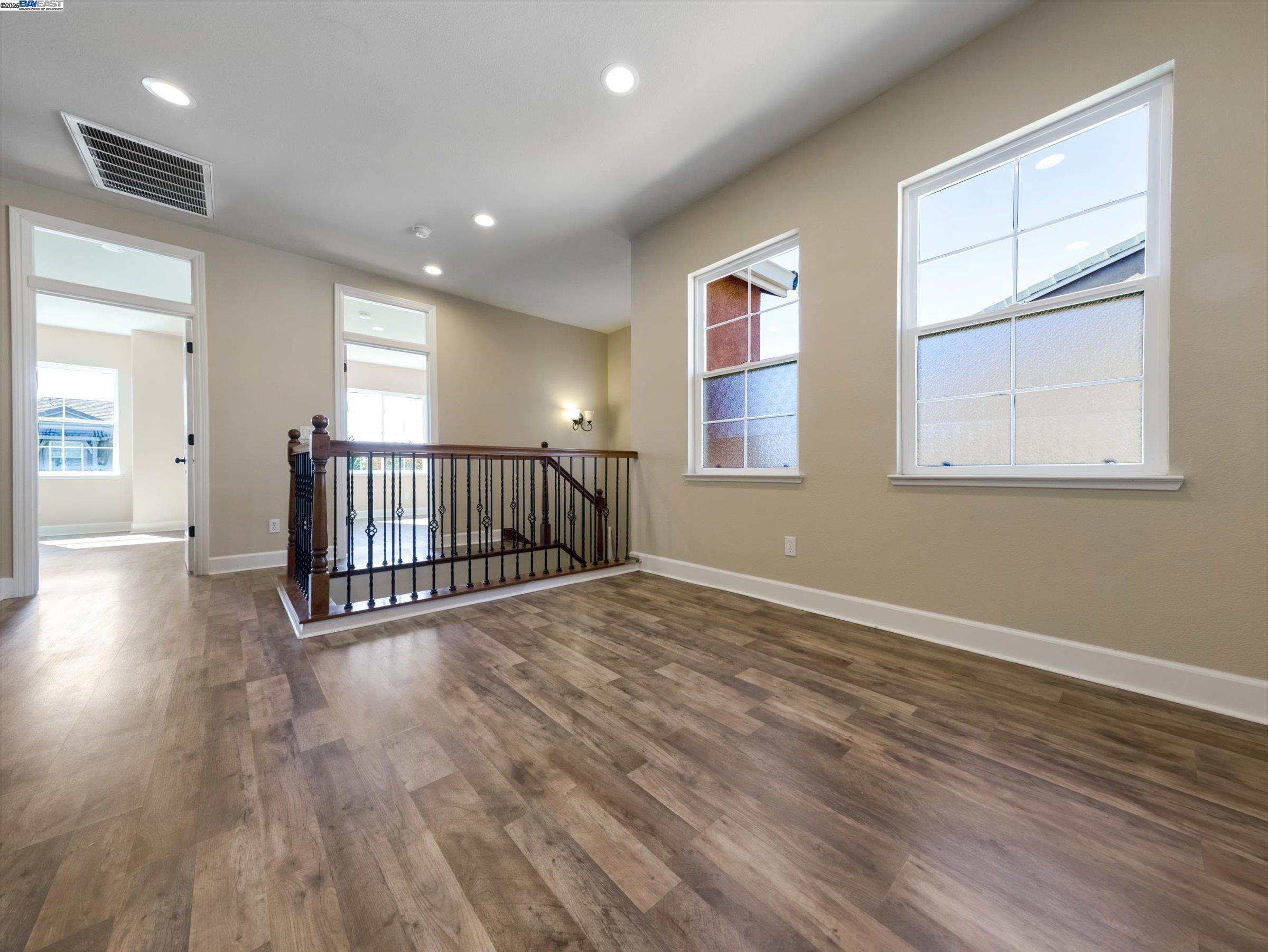 Vallejo, California, 94591, United States, 5 Bedrooms Bedrooms, ,5 BathroomsBathrooms,Residential,For Sale,2002289