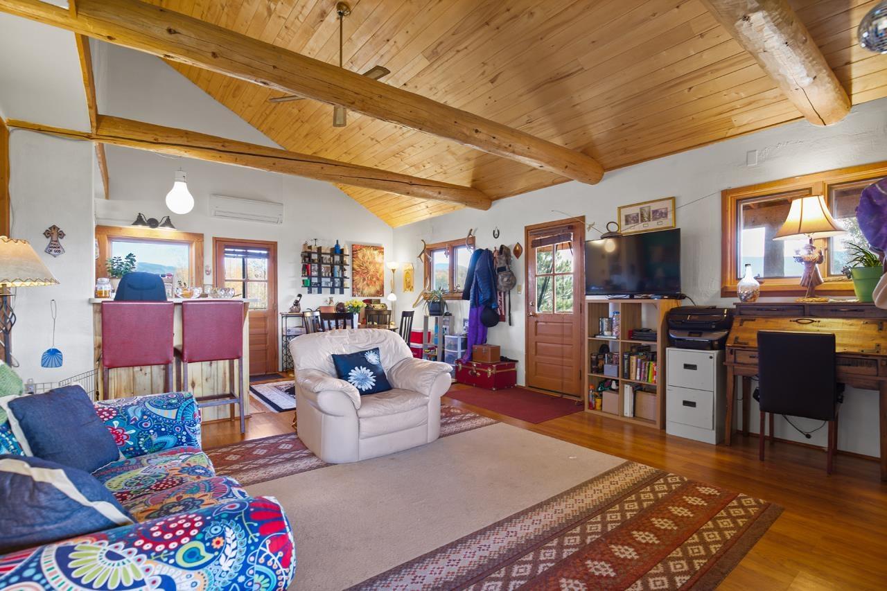 Taos, New Mexico, 87571, United States, 5 Bedrooms Bedrooms, ,5 BathroomsBathrooms,Residential,For Sale,1850359