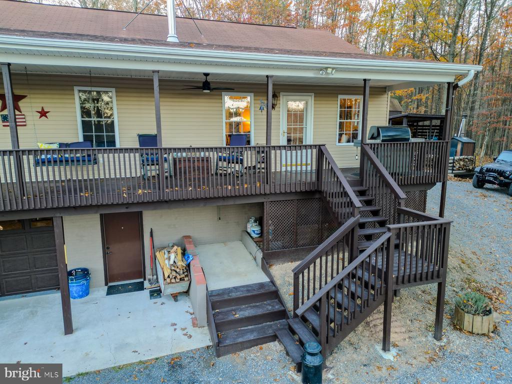 Paw Paw, West Virginia, 25434, United States, 3 Bedrooms Bedrooms, ,3 BathroomsBathrooms,Residential,For Sale,1989238