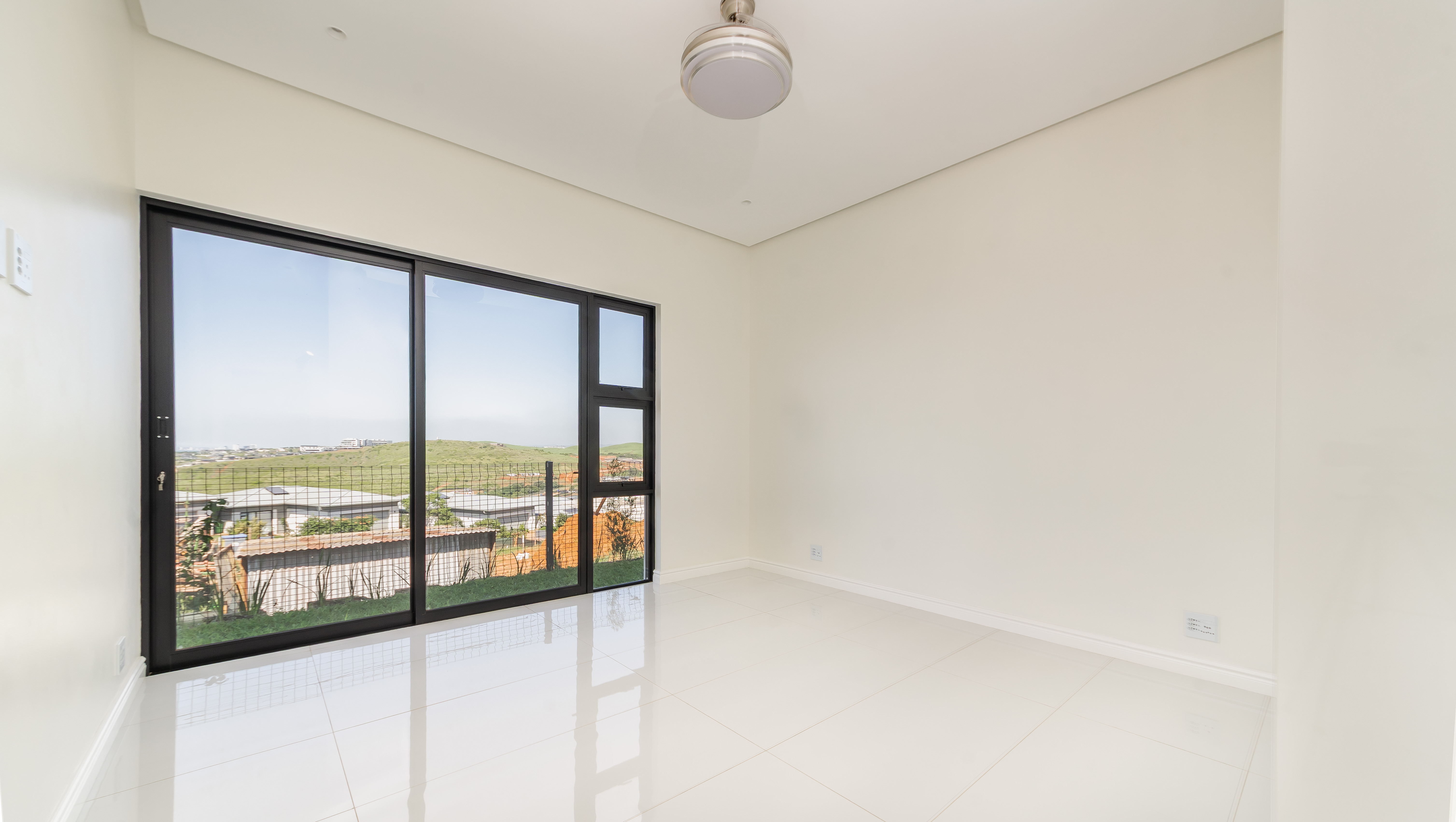  Luxury Single-Level Residence with Panoramic Sea Views in Salta Estate - 物件實景