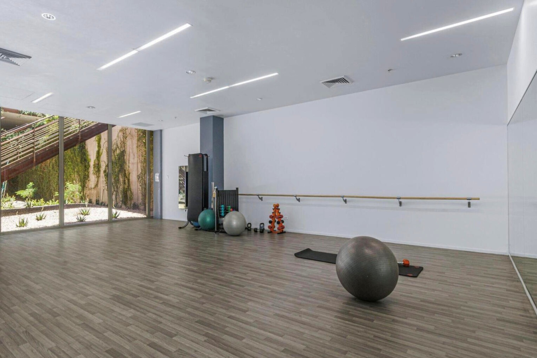  7167 E Rancho Vista Drive  Scottsdale, AZ - 物件實景