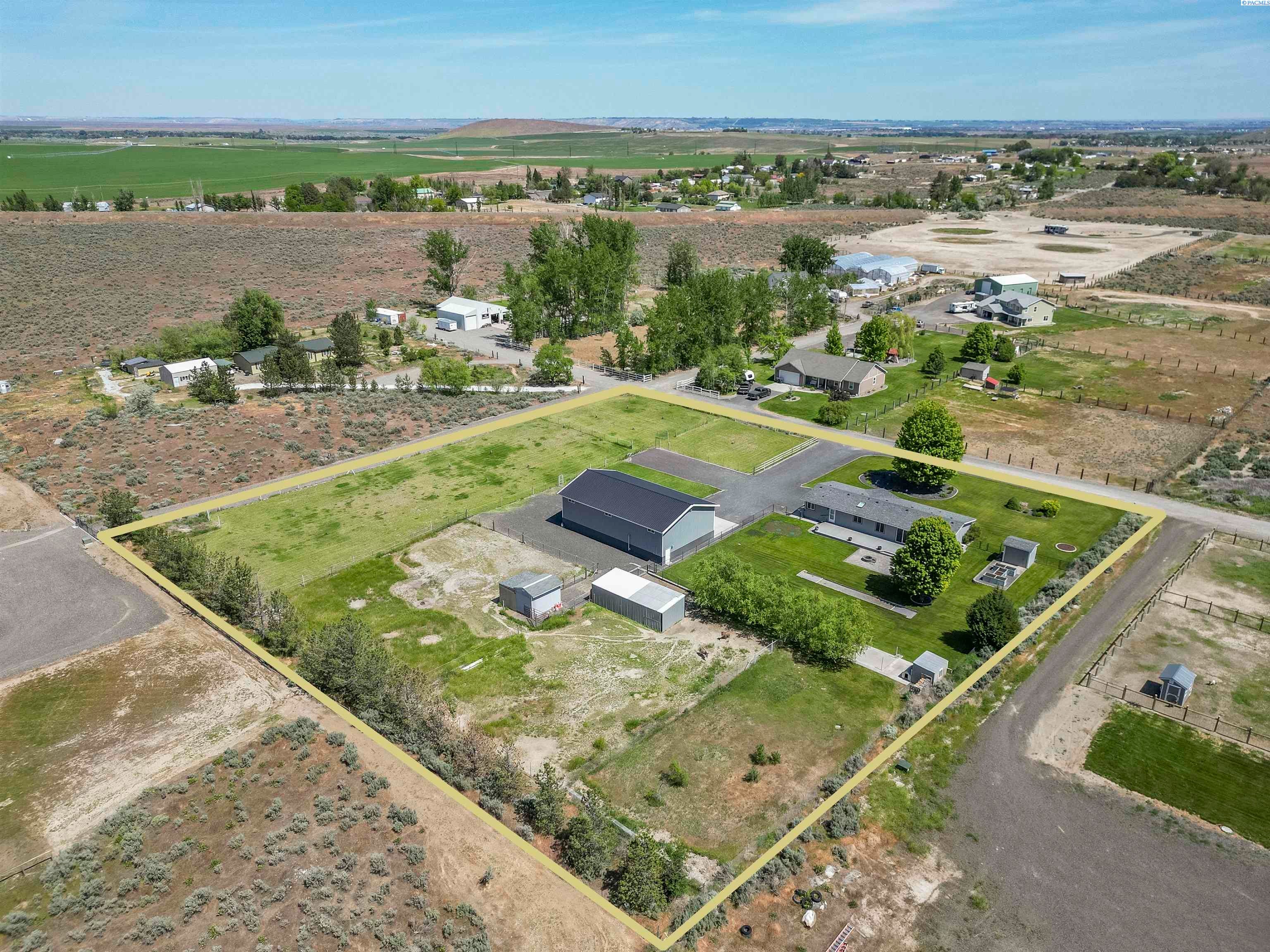 Benton City, Washington, 99320, United States, 3 Bedrooms Bedrooms, ,2 BathroomsBathrooms,Residential,For Sale,1983033