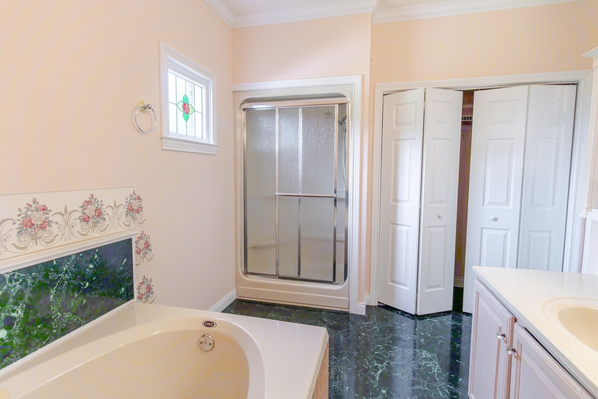Glencoe, Kentucky, 41046, United States, 5 Bedrooms Bedrooms, ,4 BathroomsBathrooms,Residential,For Sale,1921882
