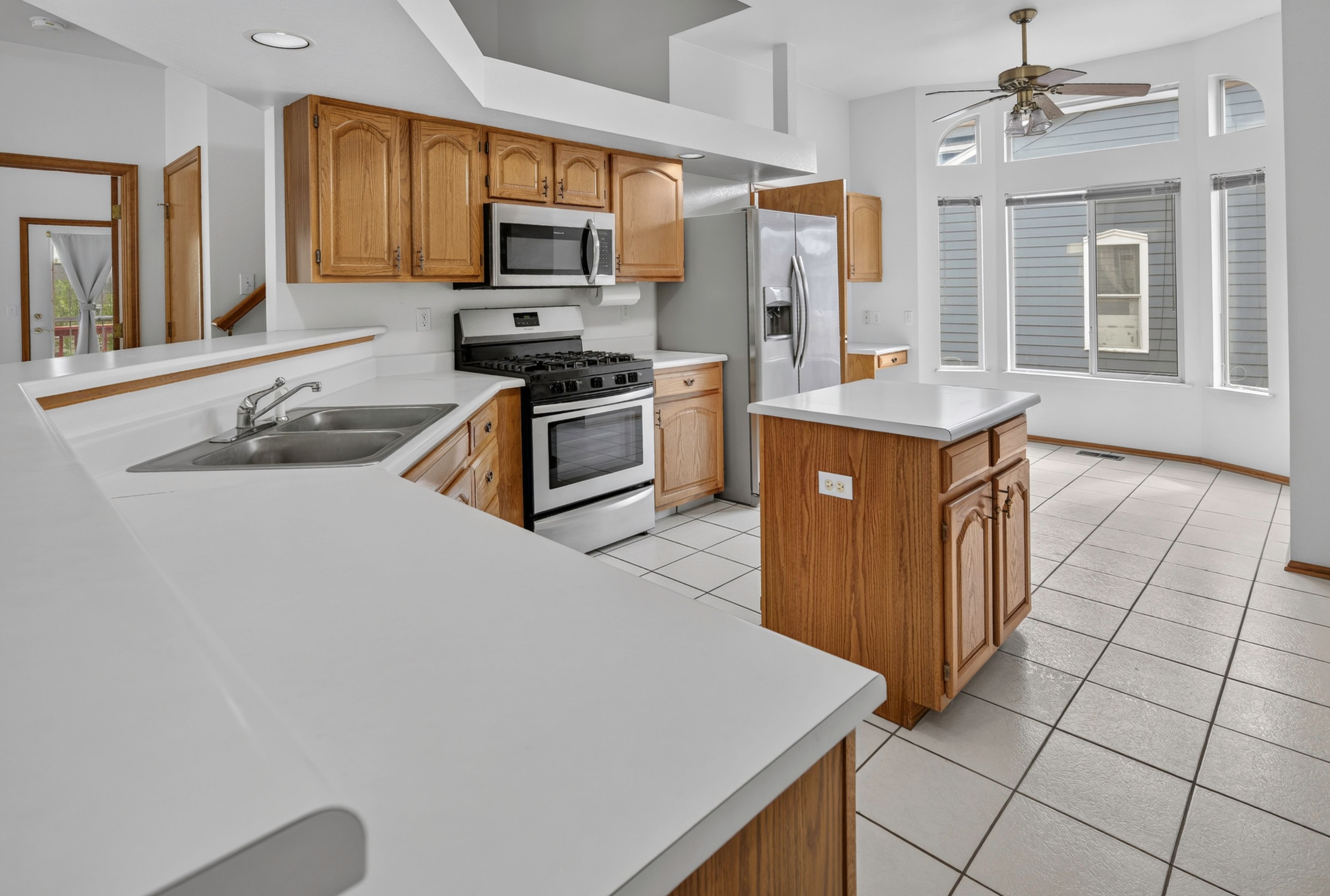  Lovingly Maintained Home in the Highly Sought-After Hunters Glen Community - 物件實景