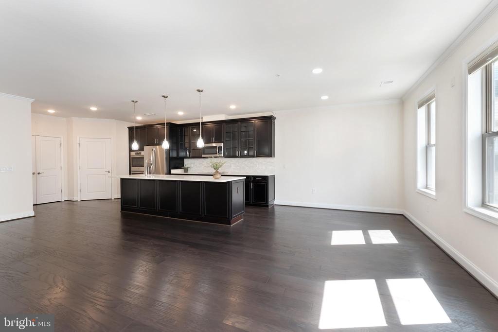 Ashburn, Virginia, 20148, United States, 3 Bedrooms Bedrooms, ,2 BathroomsBathrooms,Residential,For Sale,1977390