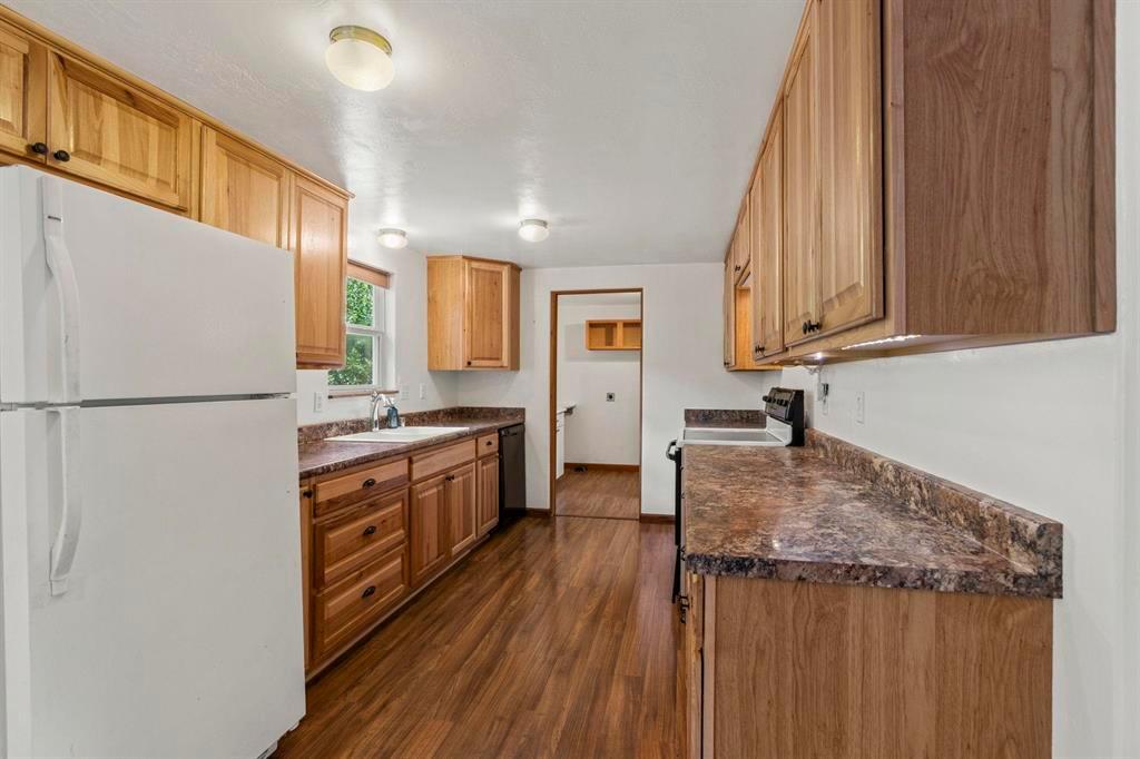 Durango, Colorado, 81303, United States, 4 Bedrooms Bedrooms, ,3 BathroomsBathrooms,Residential,For Sale,1947103
