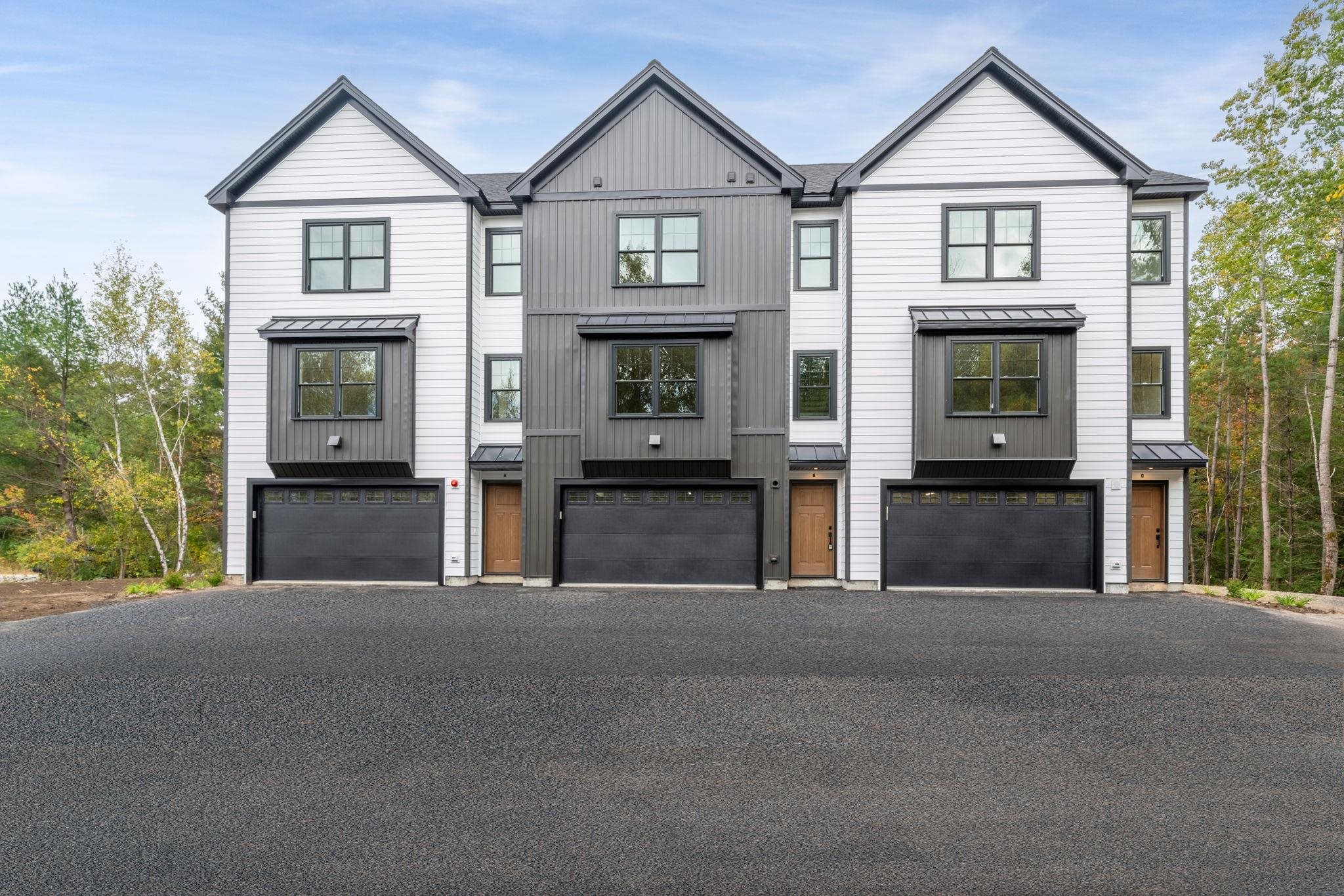 Londonderry, New Hampshire, 03053, United States, 2 Bedrooms Bedrooms, ,2 BathroomsBathrooms,Residential,For Sale,1962750