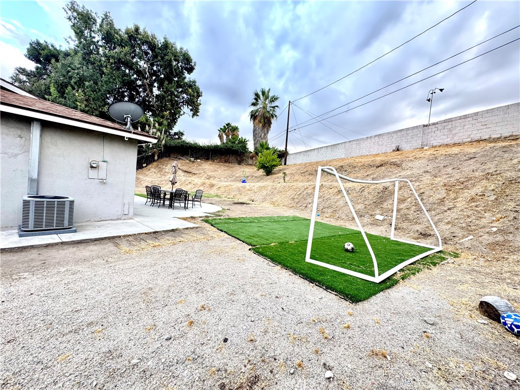 Colton, California, 92324, United States, 4 Bedrooms Bedrooms, ,2 BathroomsBathrooms,Residential,For Sale,1984025