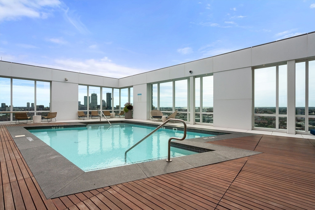 Boston, Massachusetts, 02215, United States, 2 Bedrooms Bedrooms, ,2 BathroomsBathrooms,Residential,For Sale,1941933