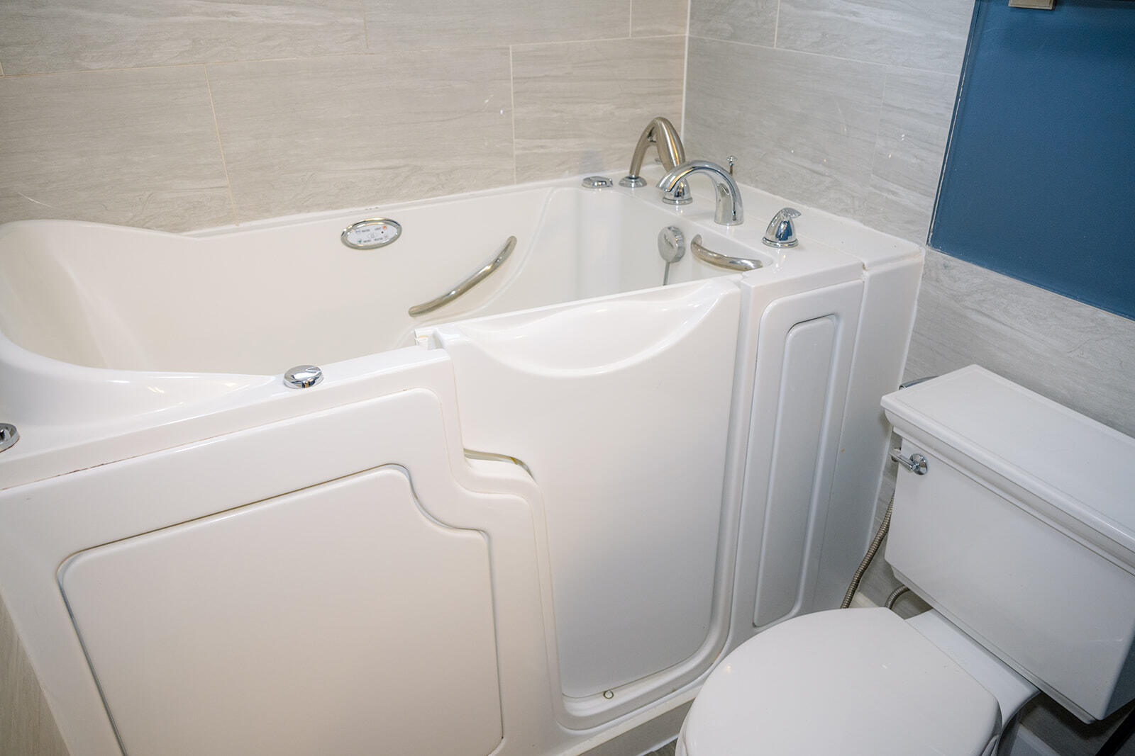 KEY LARGO, Florida, 33037, United States, 2 Bedrooms Bedrooms, ,2 BathroomsBathrooms,Residential,For Sale,1992008