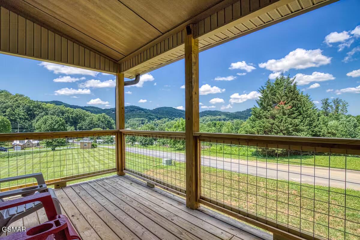 Sevierville, Tennessee, 37862, United States, 3 Bedrooms Bedrooms, ,4 BathroomsBathrooms,Residential,For Sale,2027934