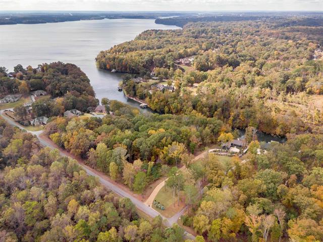 Florence, Alabama, 35630, United States, 4 Bedrooms Bedrooms, ,4 BathroomsBathrooms,Residential,For Sale,1988218