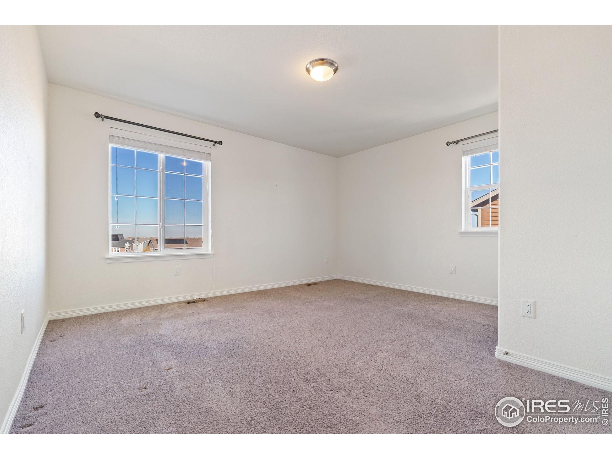 Thornton, Colorado, 80602, United States, 4 Bedrooms Bedrooms, ,4 BathroomsBathrooms,Residential,For Sale,1988981