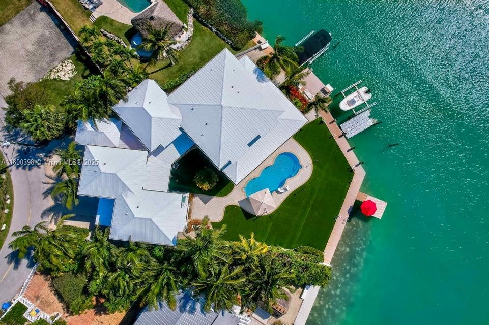 Islamorada, Florida, 33036, United States, 8 Bedrooms Bedrooms, ,10 BathroomsBathrooms,Residential,For Sale,1807381