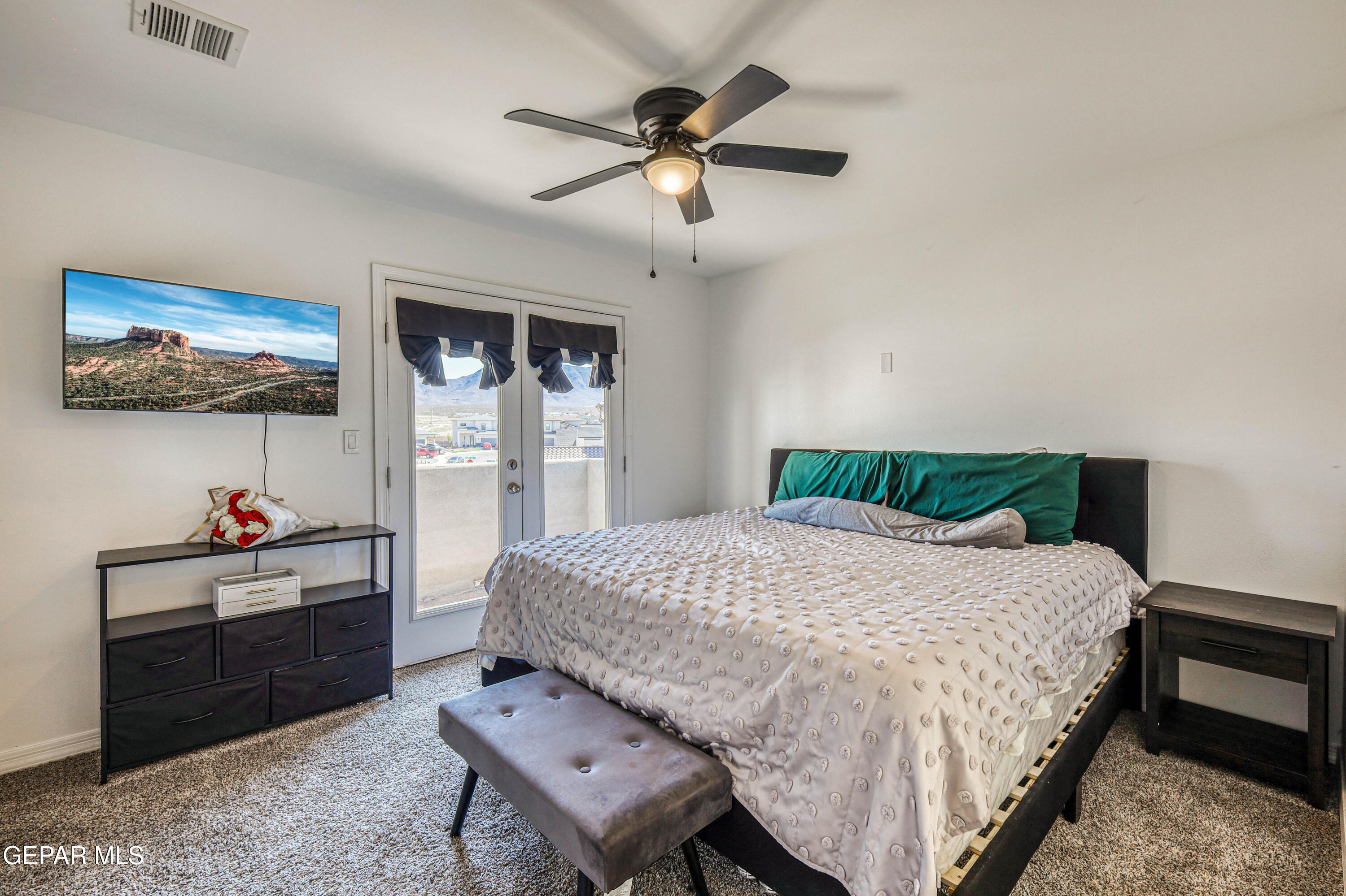 El Paso, Texas, 79911, United States, 5 Bedrooms Bedrooms, ,4 BathroomsBathrooms,Residential,For Sale,1969245