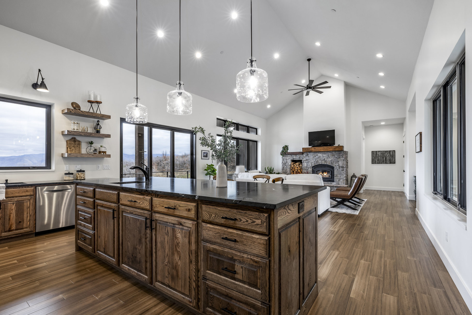  Welcome to a Private Mountain Luxury Retreat on Iconic Old Snowbasin Road - 物件實景