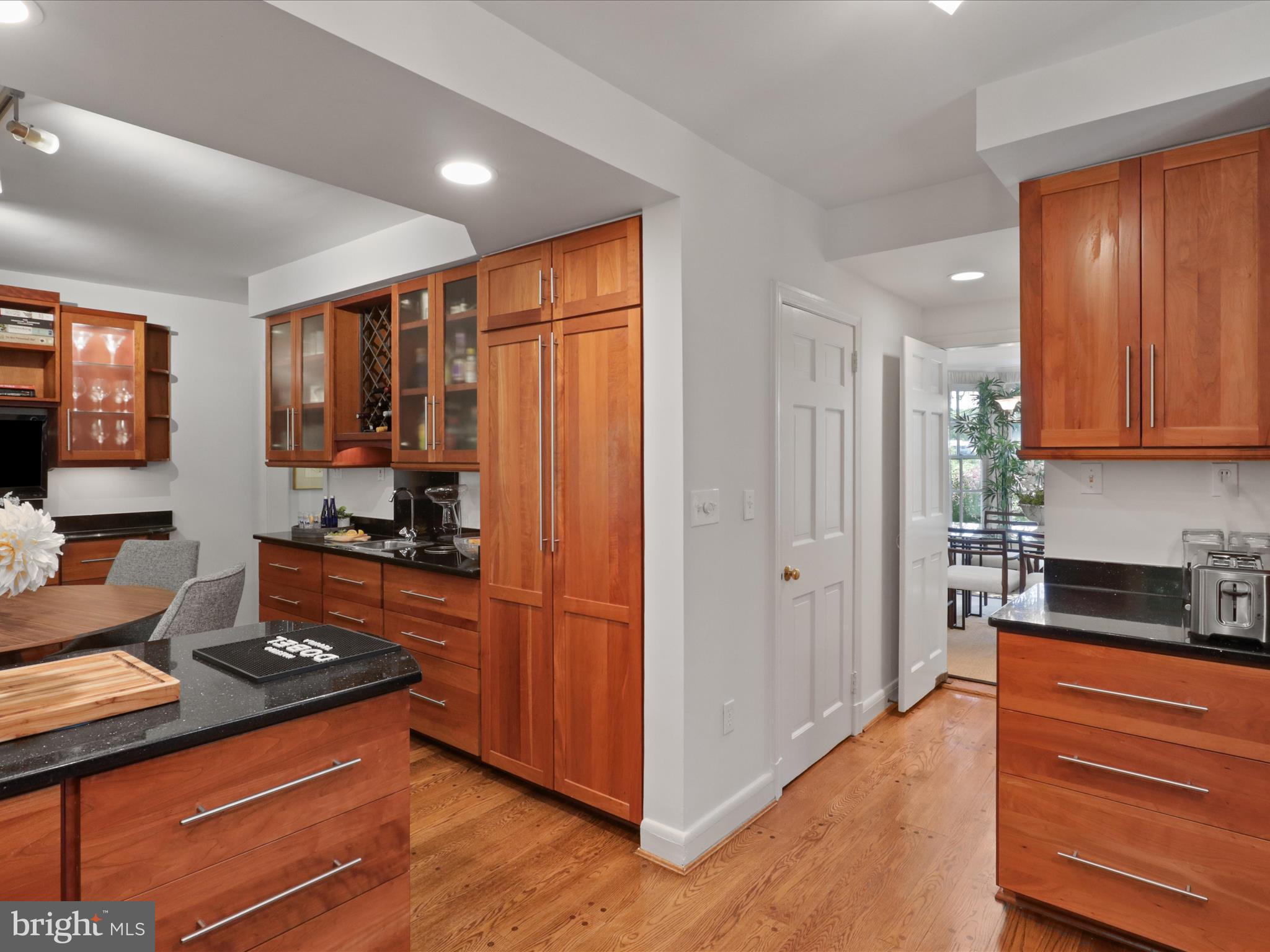 Arlington, Virginia, 22207, United States, 4 Bedrooms Bedrooms, ,4 BathroomsBathrooms,Residential,For Sale,1792386