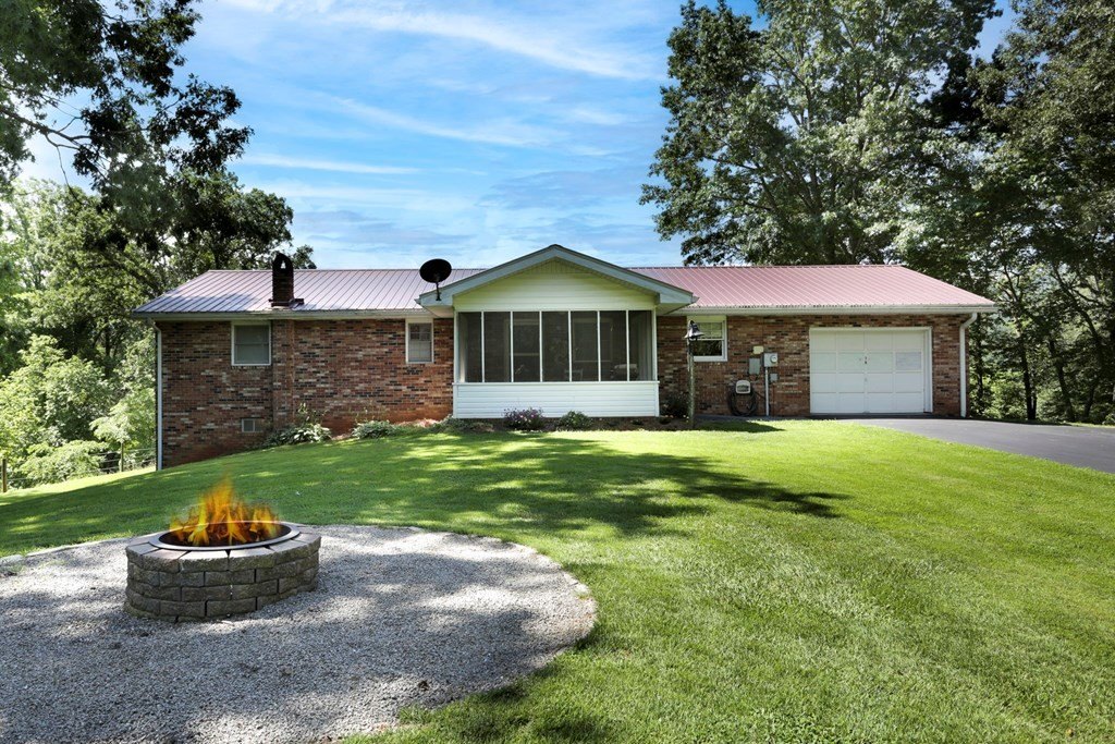 Hayesville, North Carolina, 28904, United States, 3 Bedrooms Bedrooms, ,2 BathroomsBathrooms,Residential,For Sale,1938429