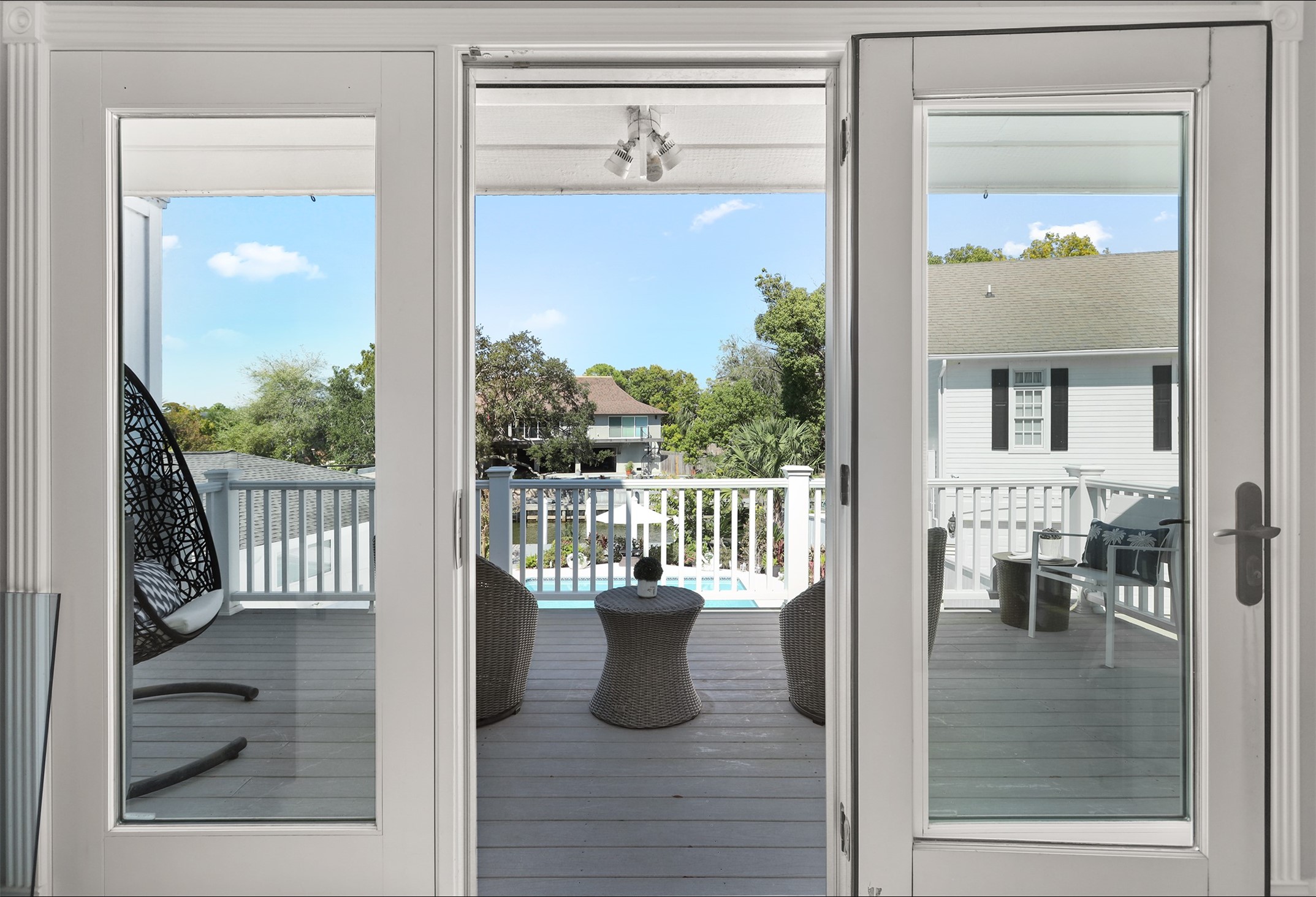 Nassau Bay, Texas, 77058, United States, 5 Bedrooms Bedrooms, ,5 BathroomsBathrooms,Residential,For Sale,1988330