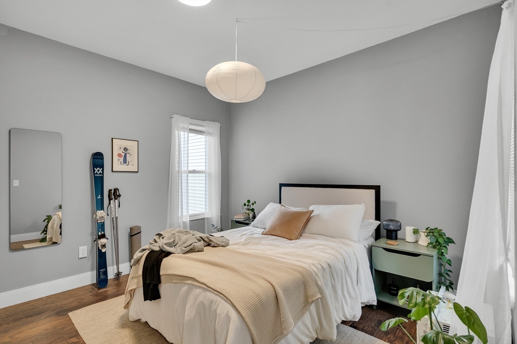 Cambridge, Massachusetts, 02141, United States, 7 Bedrooms Bedrooms, ,4 BathroomsBathrooms,Residential,For Sale,1901897