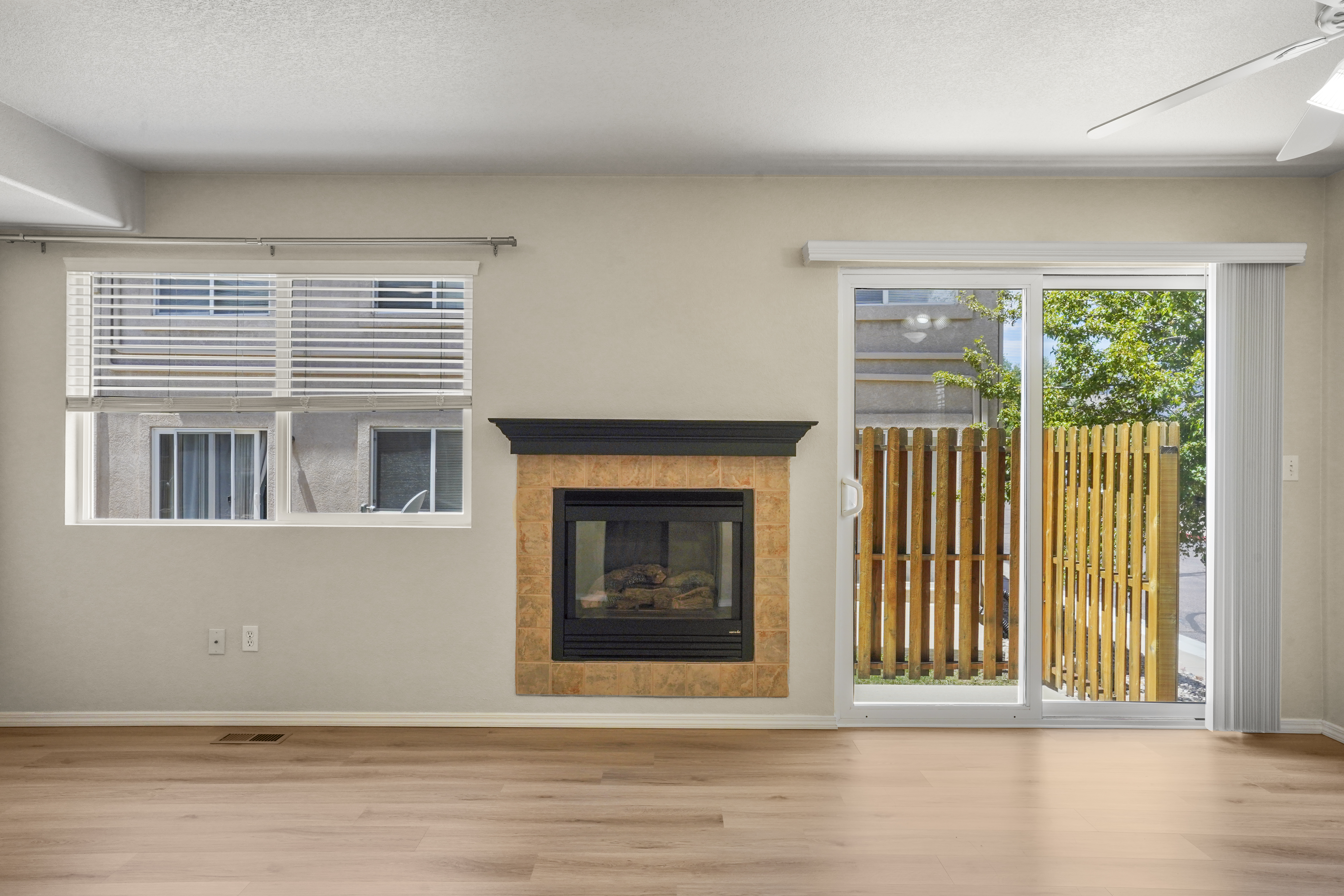  Phenomenal 4-plex income opportunity in desirable University Park - 物件實景