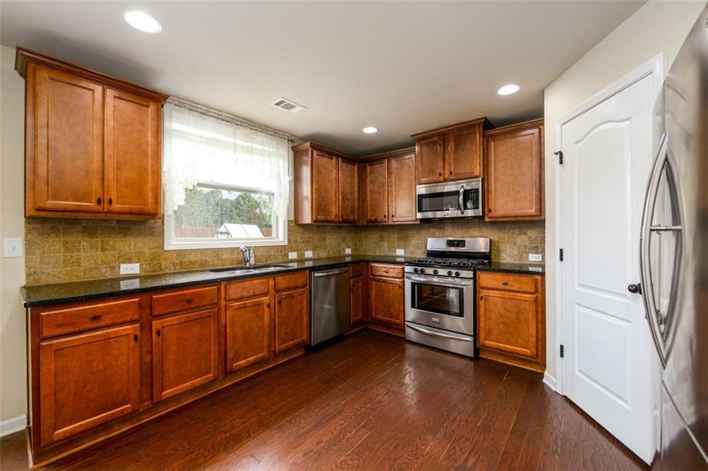 Cumming, Georgia, 30028, United States, 5 Bedrooms Bedrooms, ,3 BathroomsBathrooms,Residential,For Sale,1916746