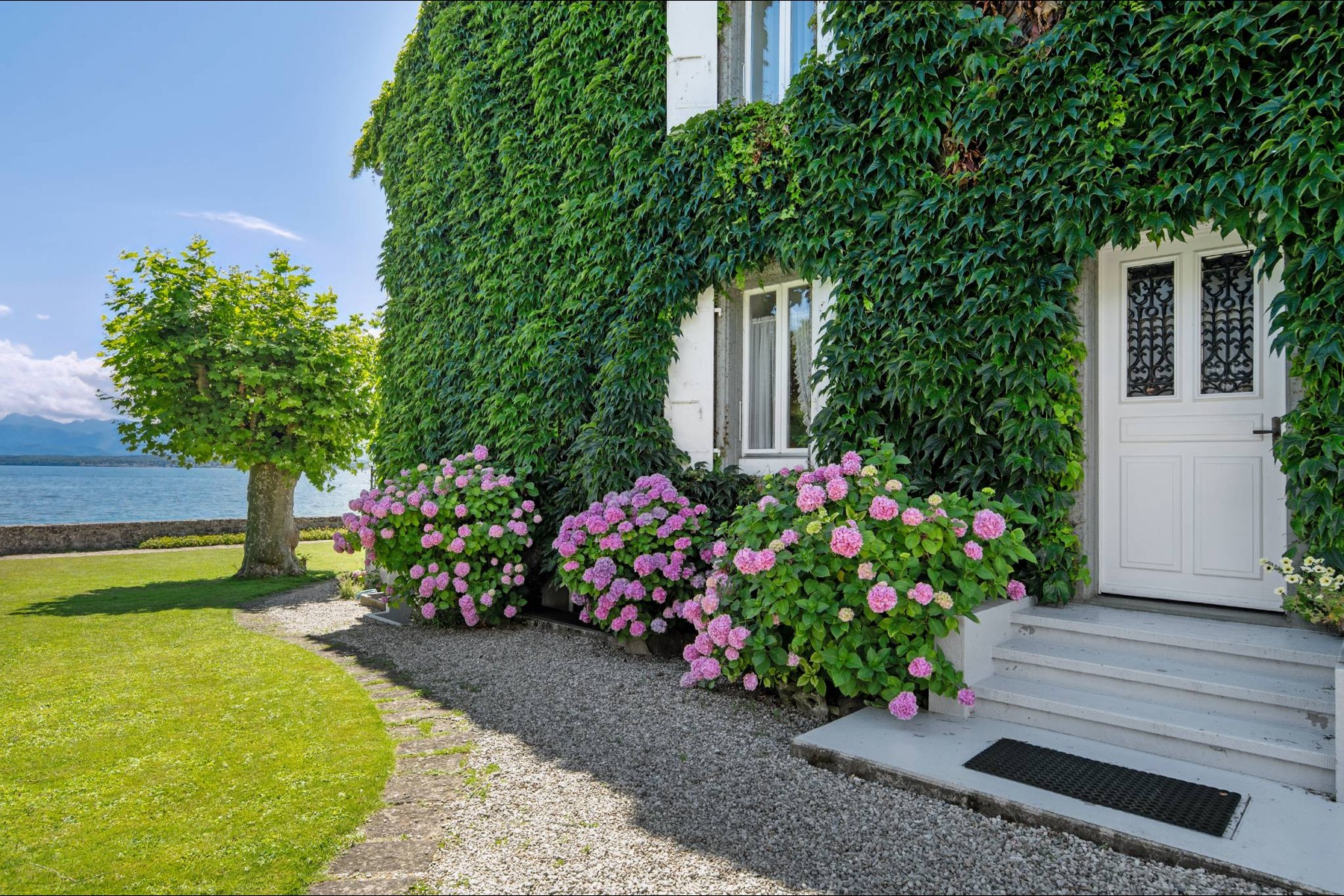  An extraordinary waterfront property - 物件實景