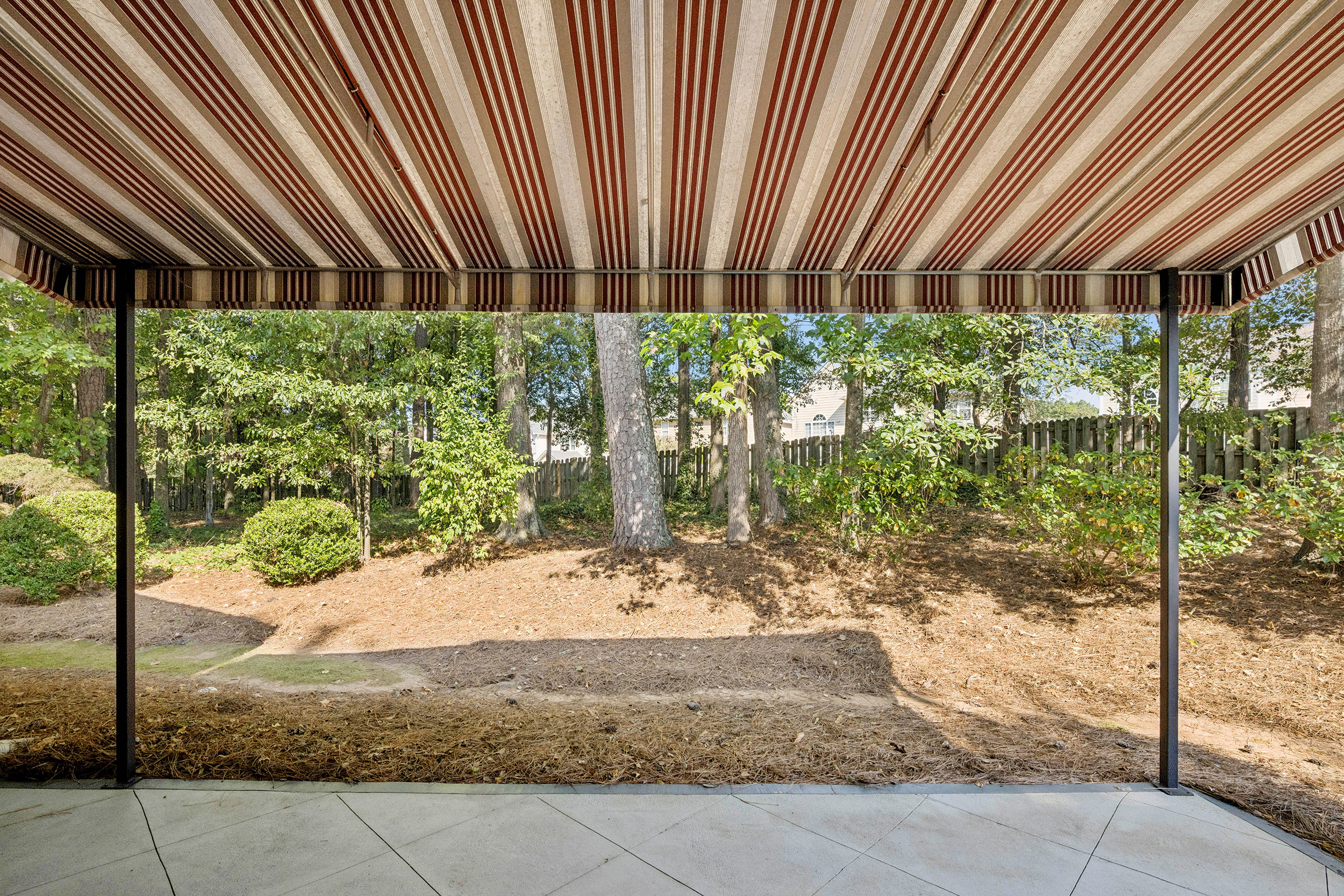  Beautifully Maintained Brick Home on Quiet Cul-de-sac Near Downtown Roswell - 物件實景