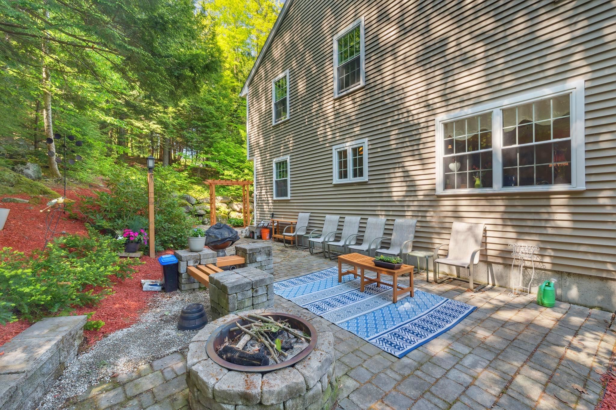 Sunapee, New Hampshire, 03782, United States, 4 Bedrooms Bedrooms, ,3 BathroomsBathrooms,Residential,For Sale,1892767