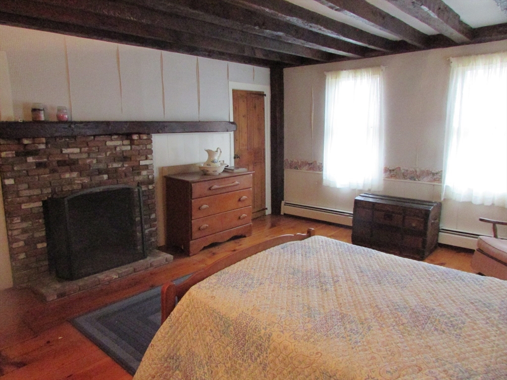 Attleboro, Massachusetts, 02703, United States, 5 Bedrooms Bedrooms, ,2 BathroomsBathrooms,Residential,For Sale,1983996