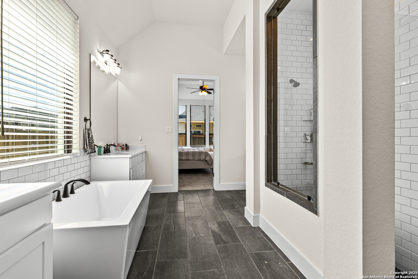 Cibolo, Texas, 78108, United States, 4 Bedrooms Bedrooms, ,4 BathroomsBathrooms,Residential,For Sale,1982073