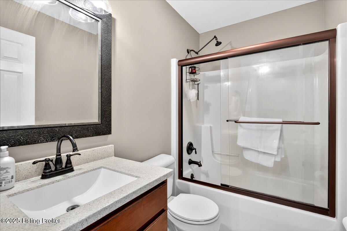 Louisville, Kentucky, 40214, United States, 4 Bedrooms Bedrooms, ,4 BathroomsBathrooms,Residential,For Sale,1911574