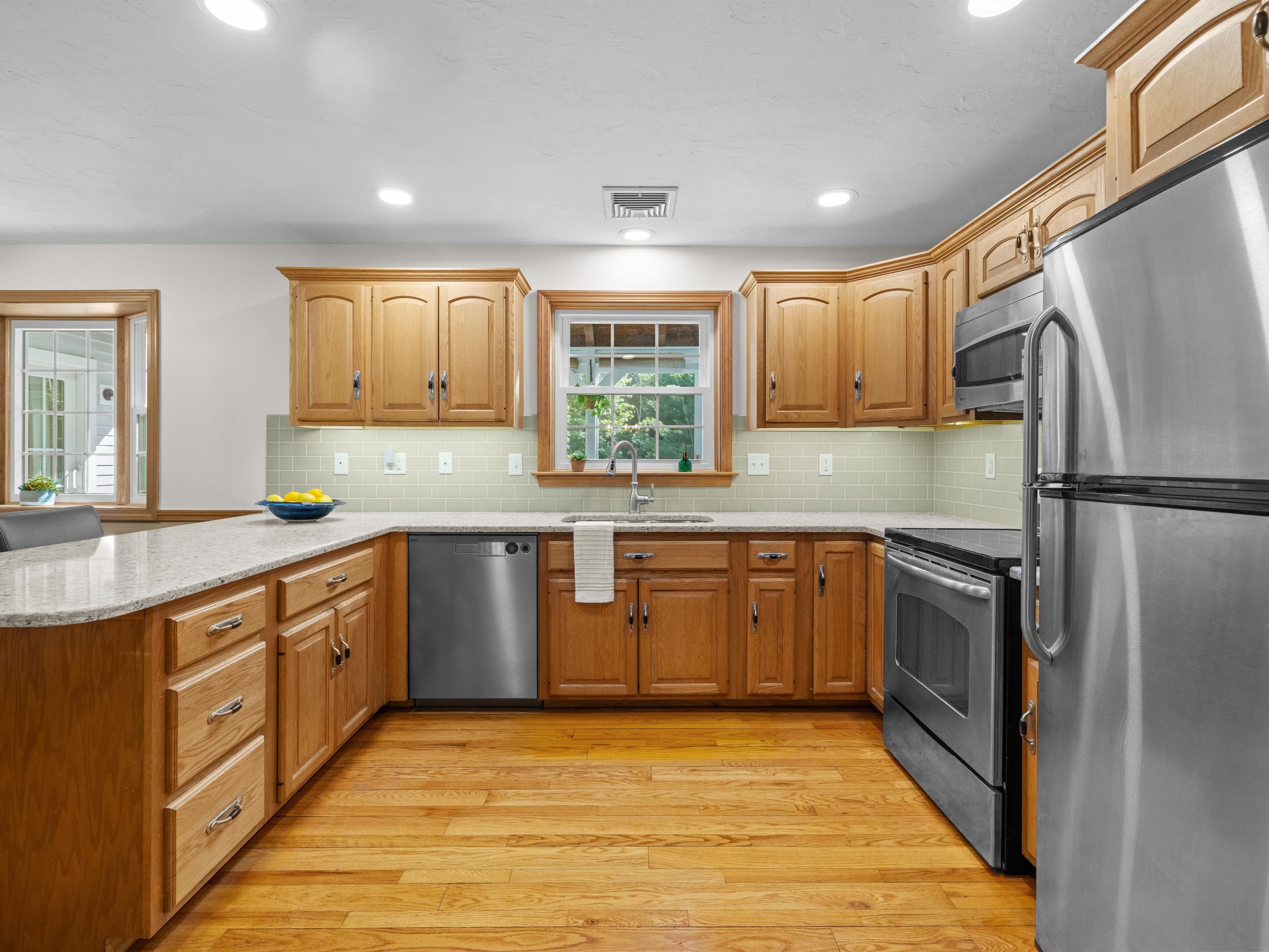  61 Beach Street, Millbury, MA 01527 - 物件實景