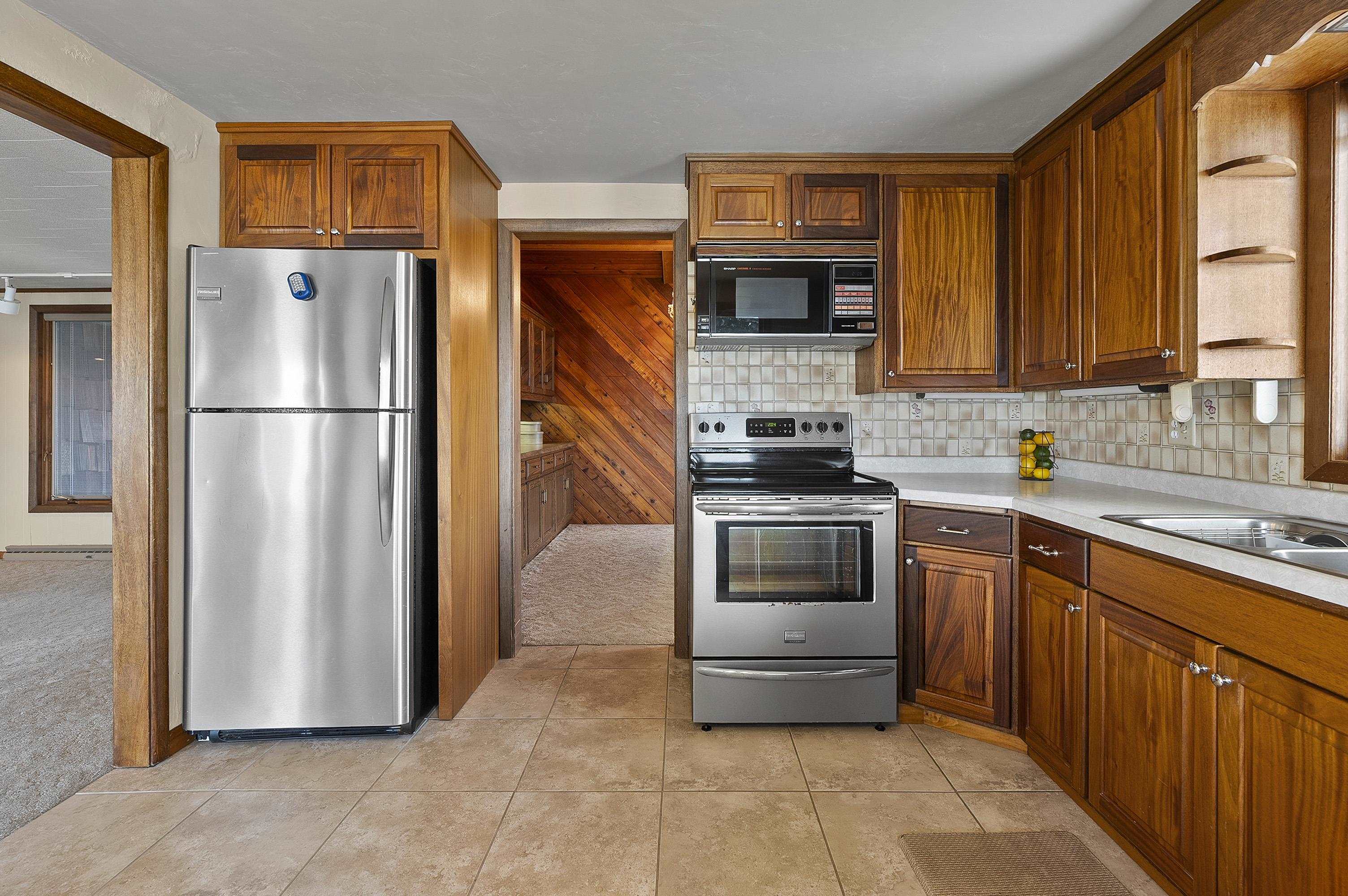 LUXEMBURG, Wisconsin, 54217, United States, 2 Bedrooms Bedrooms, ,2 BathroomsBathrooms,Residential,For Sale,1948944