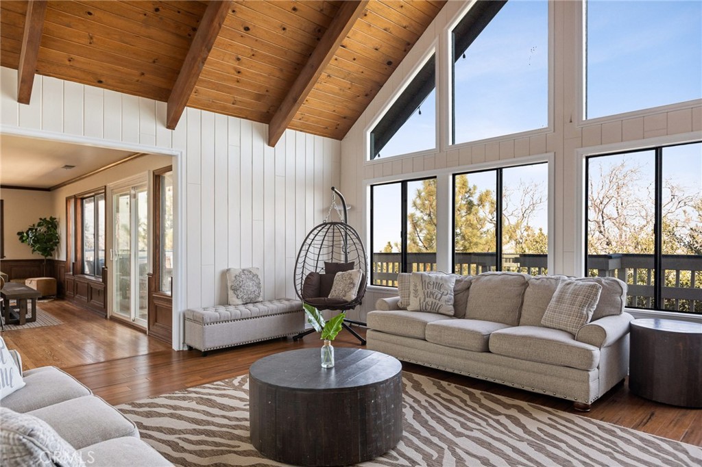 Lake Arrowhead, California, 92352, United States, 6 Bedrooms Bedrooms, ,5 BathroomsBathrooms,Residential,For Sale,1950962