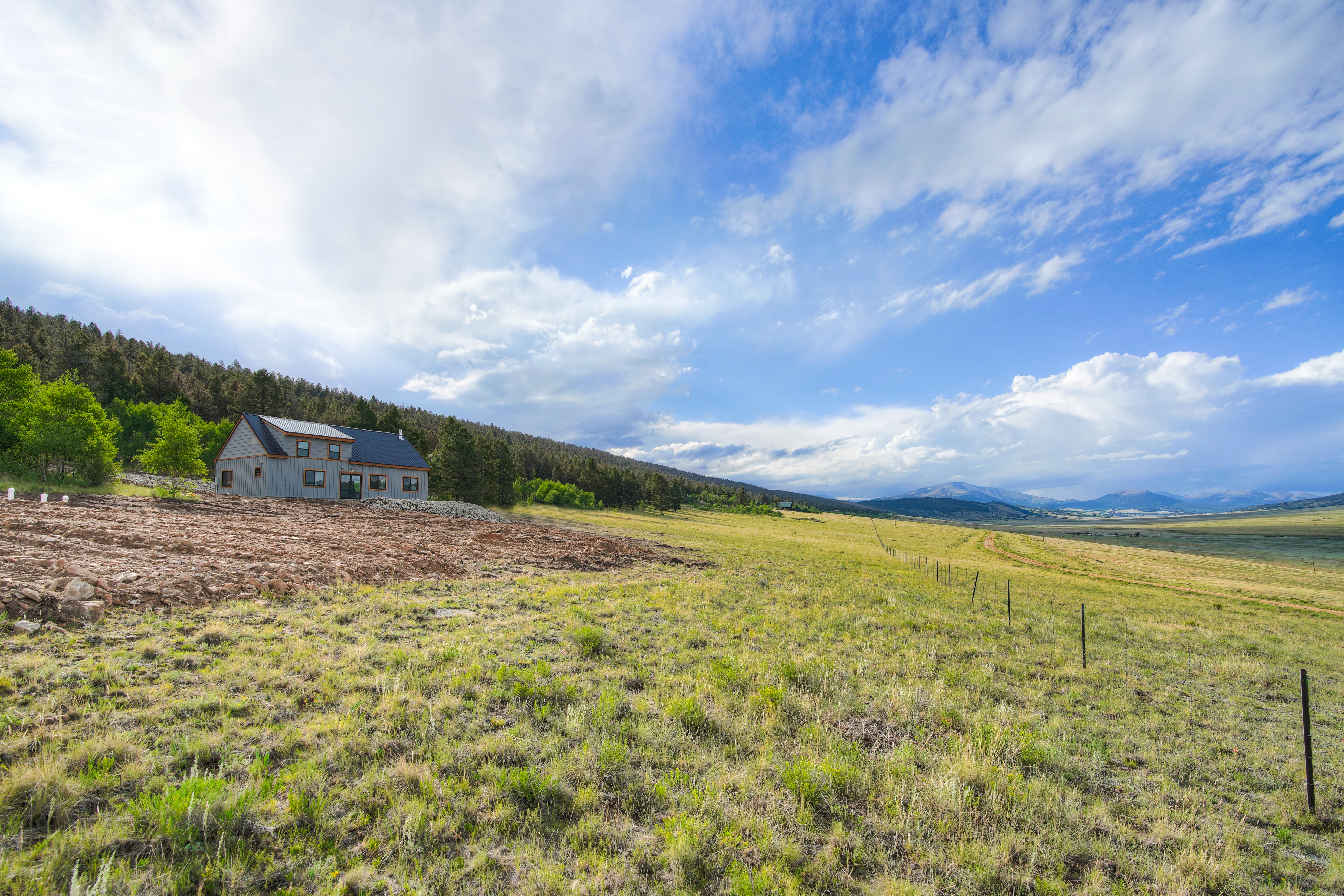  Popular Mountain Floor Plan Features 4 Bedrooms and 3 BAthrooms - 物件實景