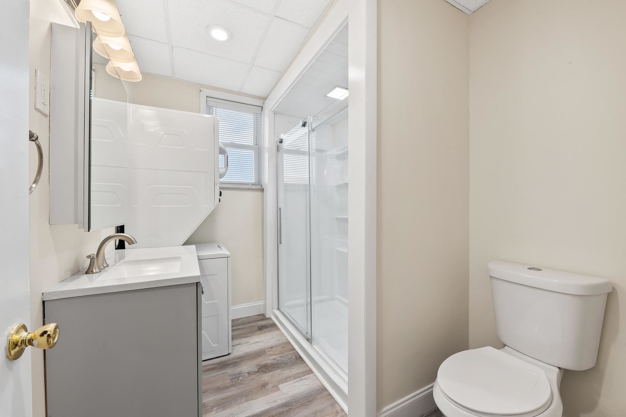 Union City, New Jersey, 07087, United States, 3 Bedrooms Bedrooms, ,2 BathroomsBathrooms,Residential,For Sale,2002067