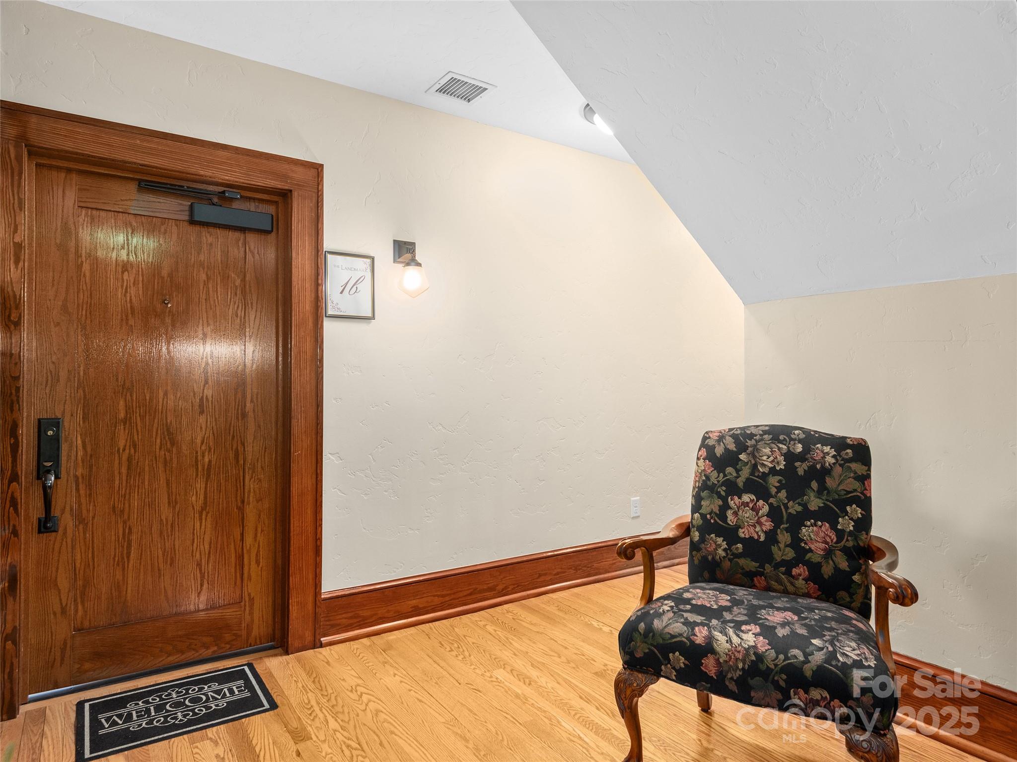 Hendersonville, North Carolina, 28739, United States, 2 Bedrooms Bedrooms, ,2 BathroomsBathrooms,Residential,For Sale,1944998