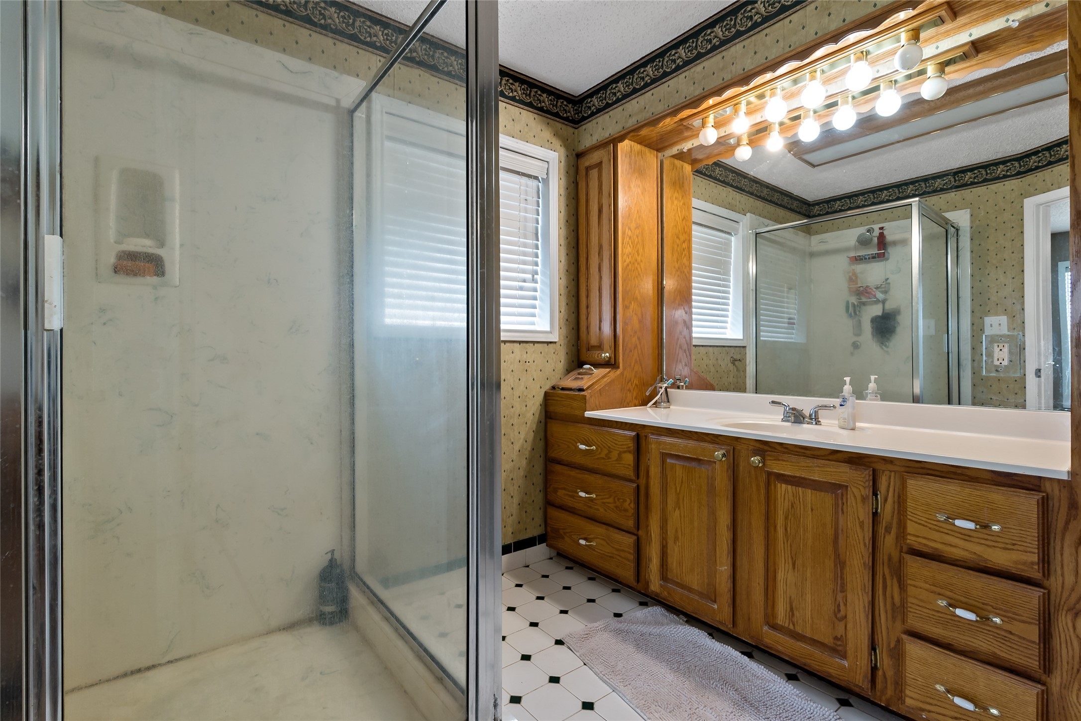 Bryan, Texas, 77808, United States, 3 Bedrooms Bedrooms, ,3 BathroomsBathrooms,Residential,For Sale,1986317