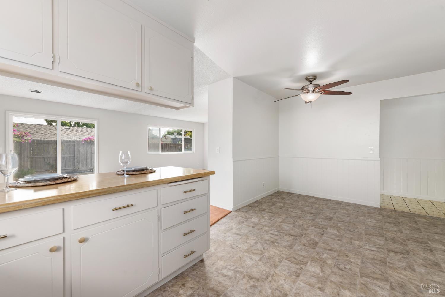 Vacaville, California, 95687, United States, 4 Bedrooms Bedrooms, ,2 BathroomsBathrooms,Residential,For Sale,1977124