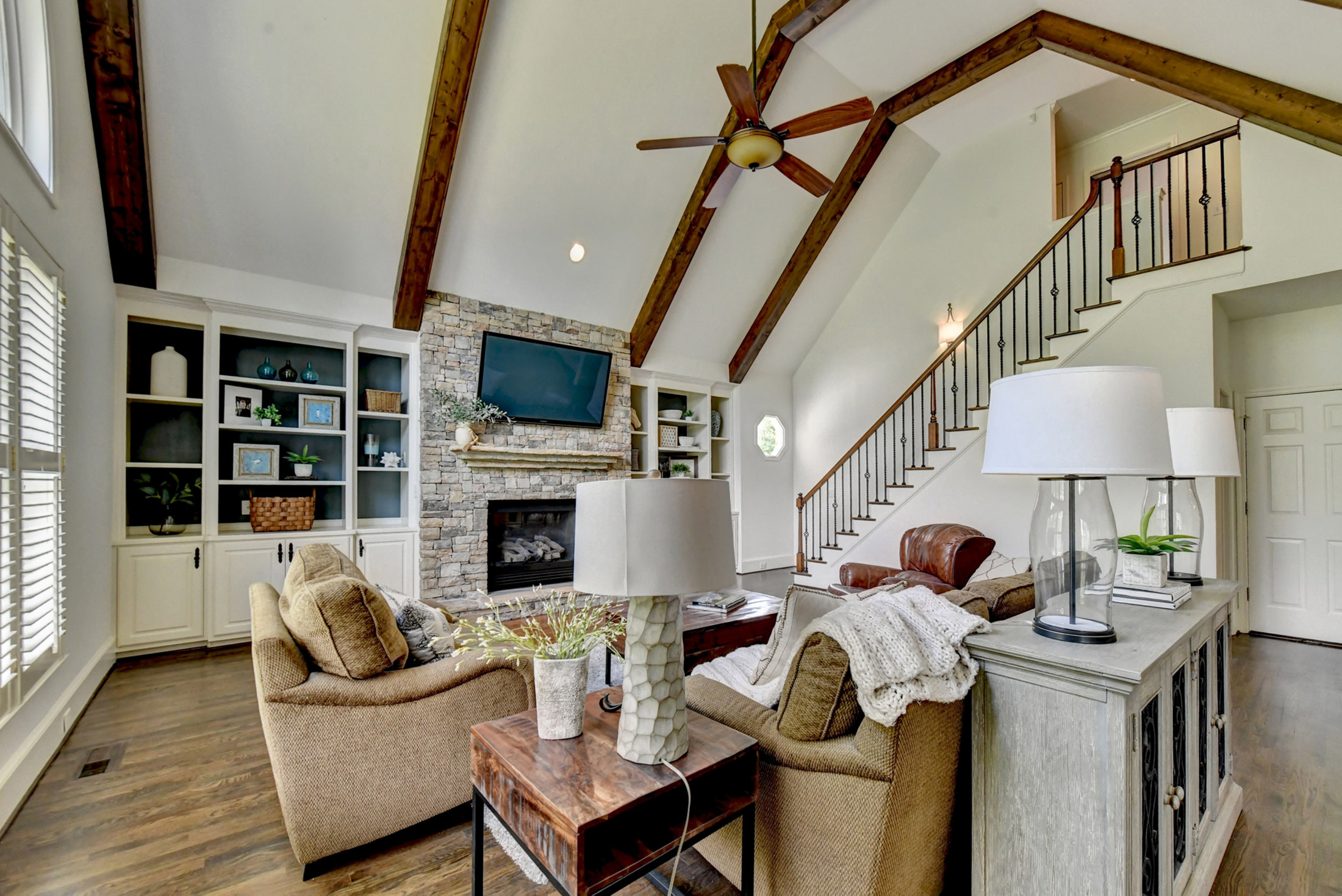  Stunning, Fully Renovated Glen Abbey Home Nestled in the Heart of Alpharetta - 物件實景
