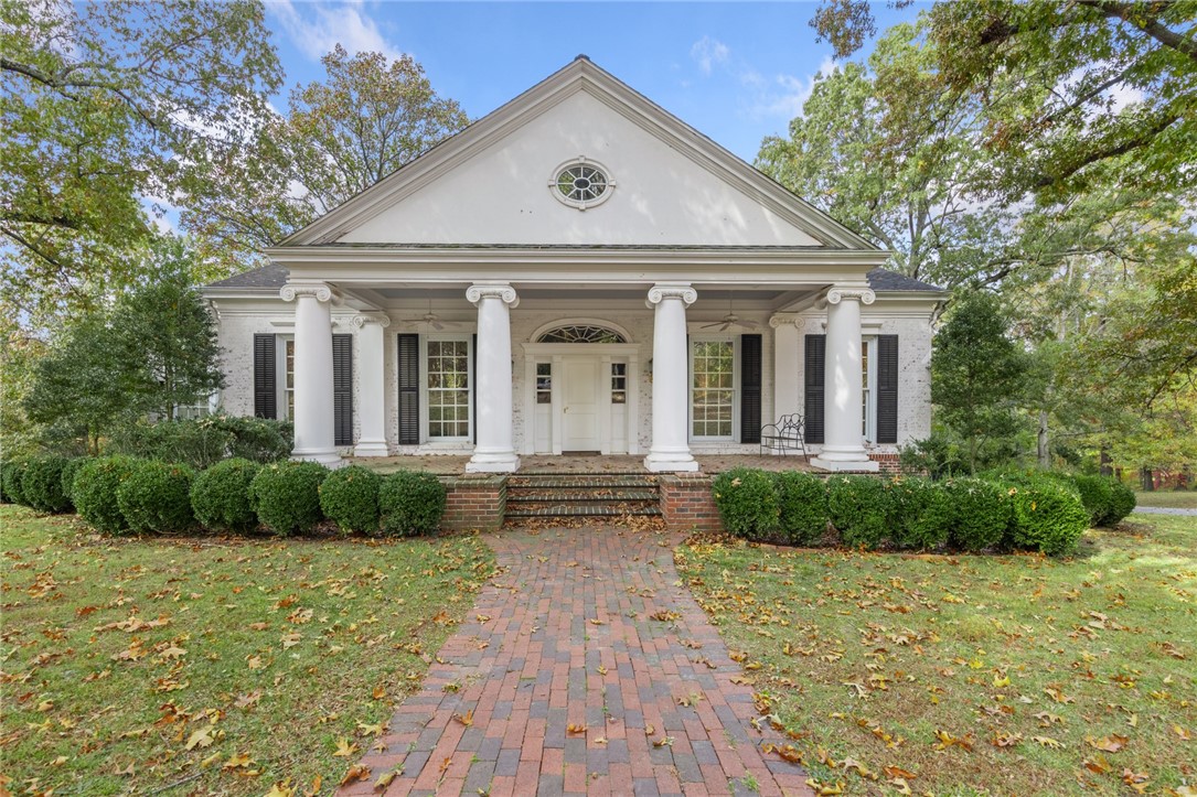 Harrison, Arkansas, 72601, United States, 4 Bedrooms Bedrooms, ,5 BathroomsBathrooms,Residential,For Sale,1989365