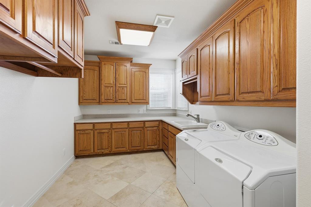 Shady Shores, Texas, 76208, United States, 3 Bedrooms Bedrooms, ,3 BathroomsBathrooms,Residential,For Sale,2011707