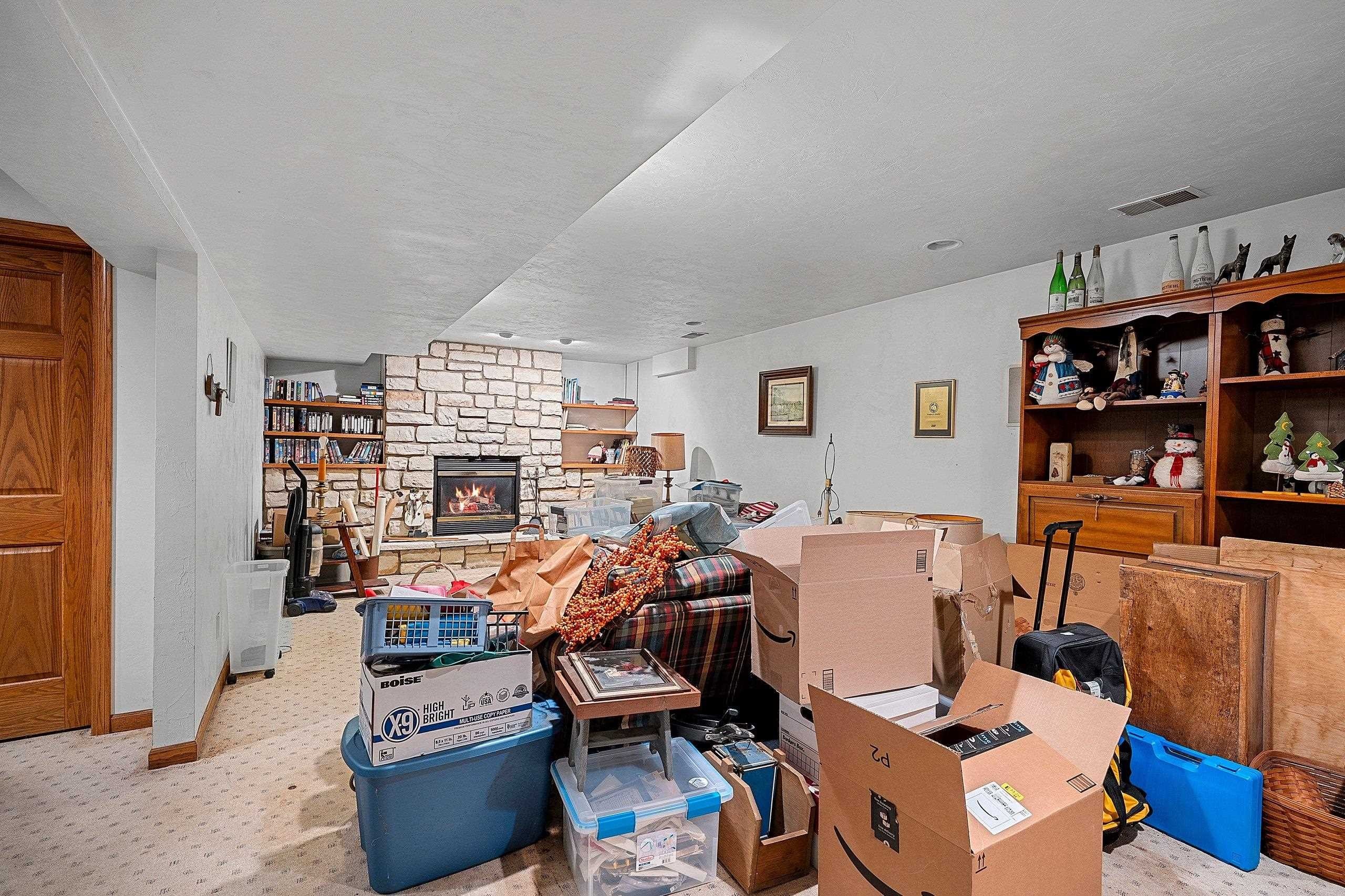 DE PERE, Wisconsin, 54115-9240, United States, 4 Bedrooms Bedrooms, ,4 BathroomsBathrooms,Residential,For Sale,2048017