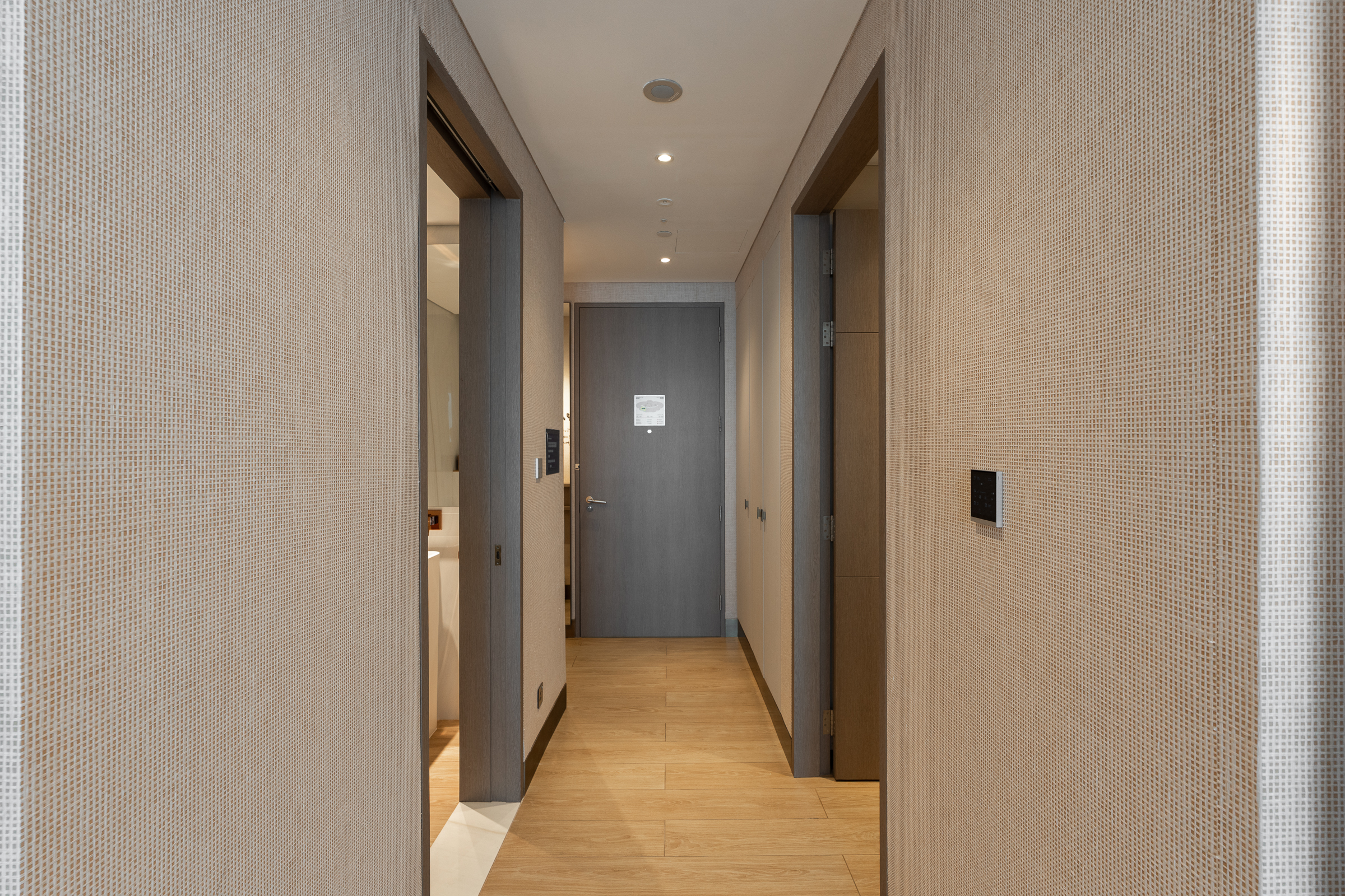  Elegant Sky View Residence in Heart of Downtown - 物件實景