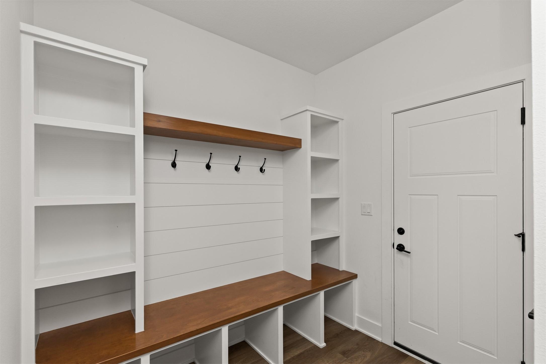 Waukee, Iowa, 50263, United States, 4 Bedrooms Bedrooms, ,3 BathroomsBathrooms,Residential,For Sale,1979913